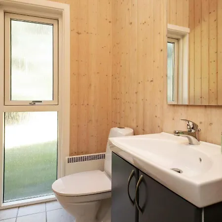 8 Person In L Kken * Lønstrup